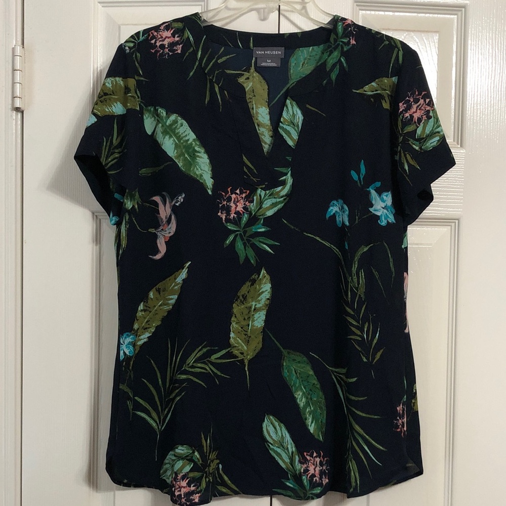 Van Heusen NAVY Floal Print Women's Blouse Size Medium Short Sleeves